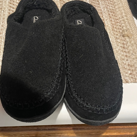 Clarks Charcoal Indoor Slippers - Picture 1 of 5